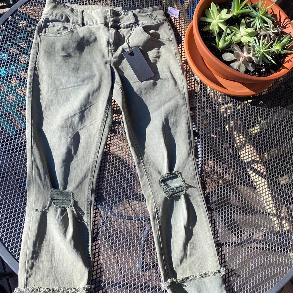 Cute boyfriend ripped charlotte russe